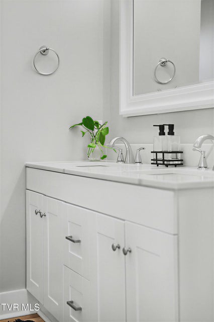 Photo #41: 319 Chilhowie Avenue