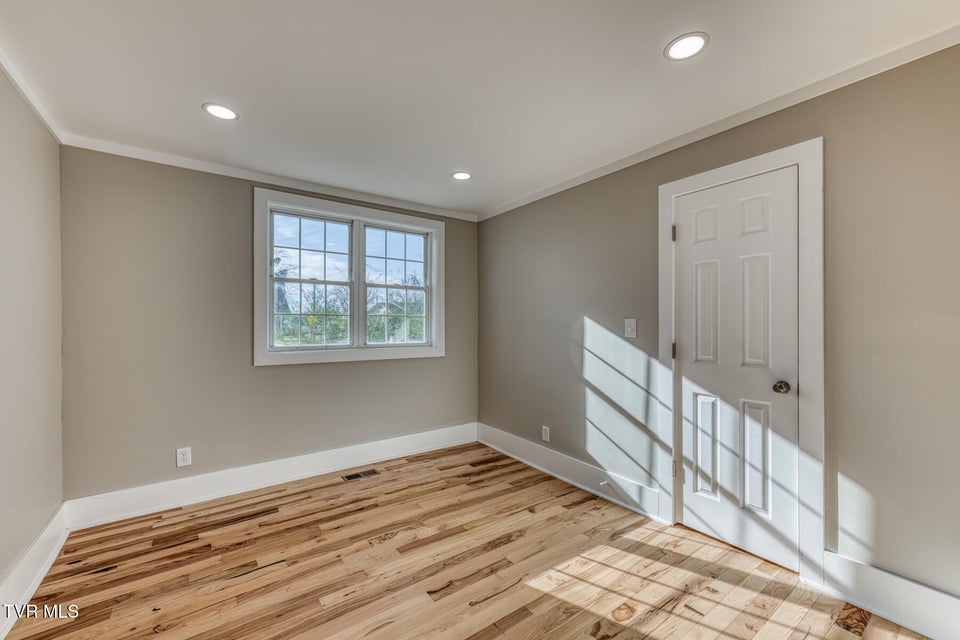 Photo #44: 319 Chilhowie Avenue