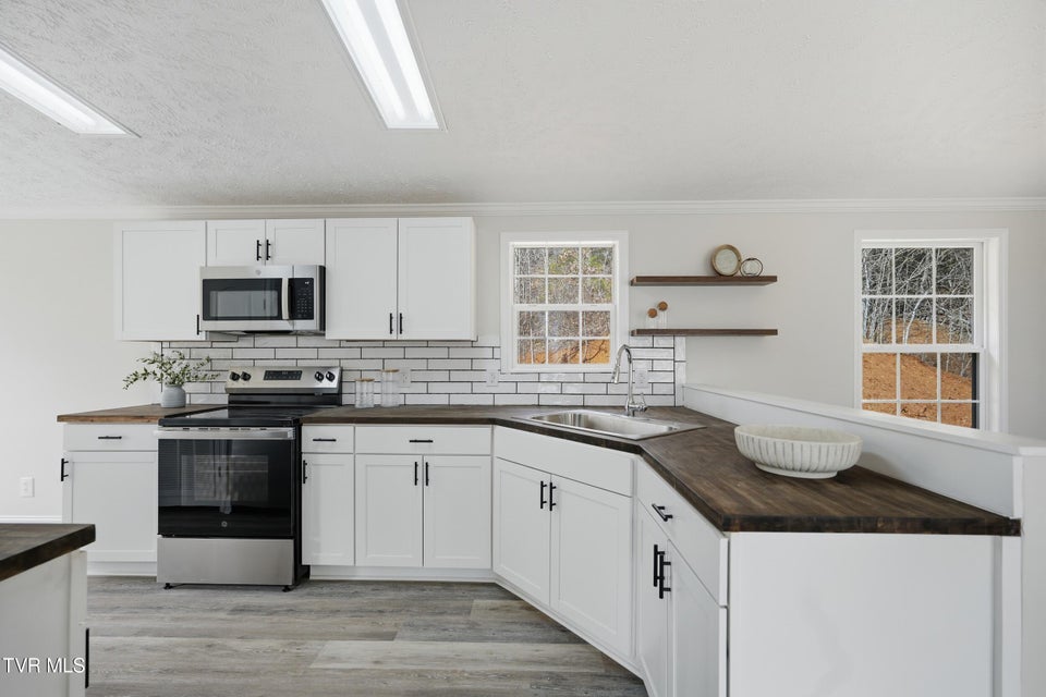 Photo #12: 111 Forester Lane