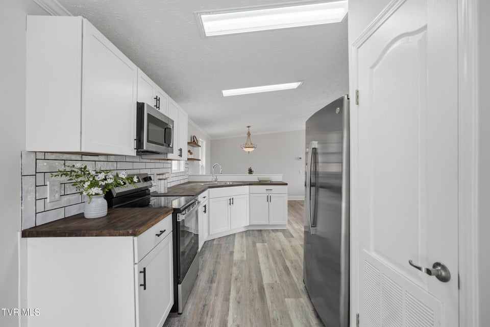 Photo #13: 111 Forester Lane