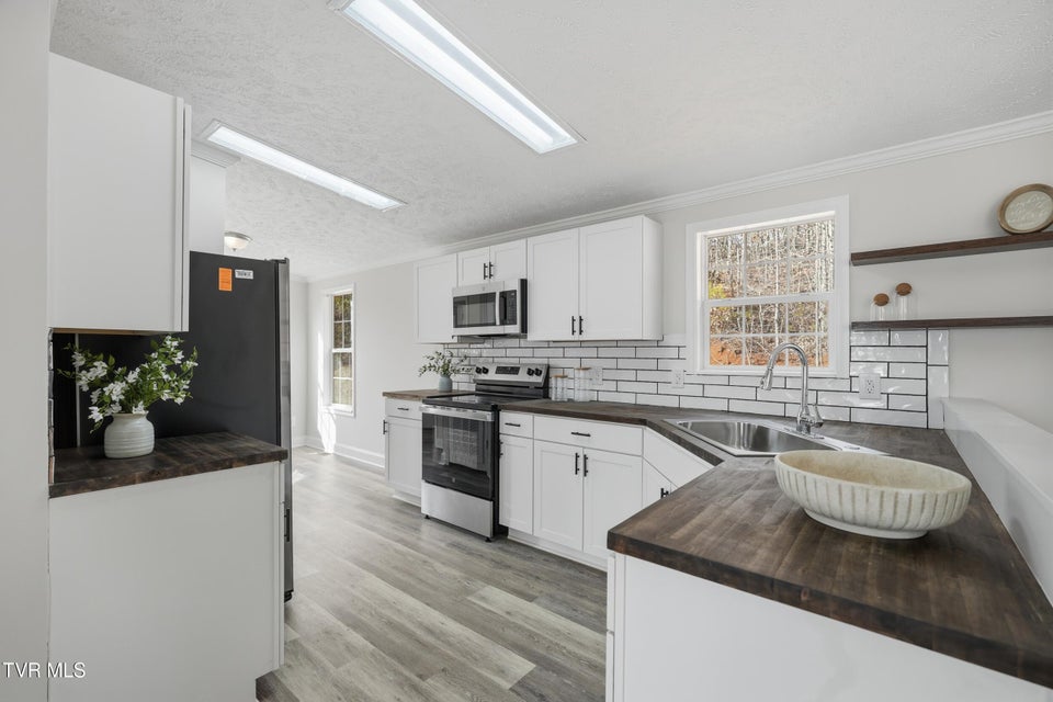 Photo #15: 111 Forester Lane