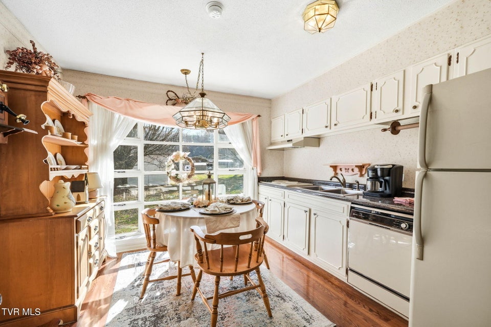 Photo #5: 1206 Huron Drive