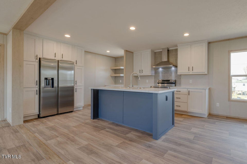 Photo #9: 319 Lories Lane