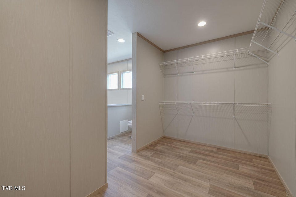 Photo #25: 319 Lories Lane