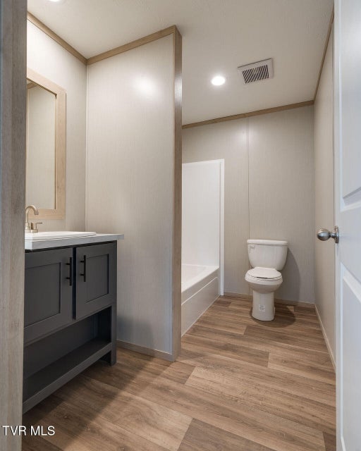 Photo #32: 319 Lories Lane