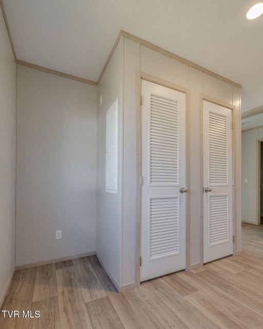 Photo #38: 319 Lories Lane