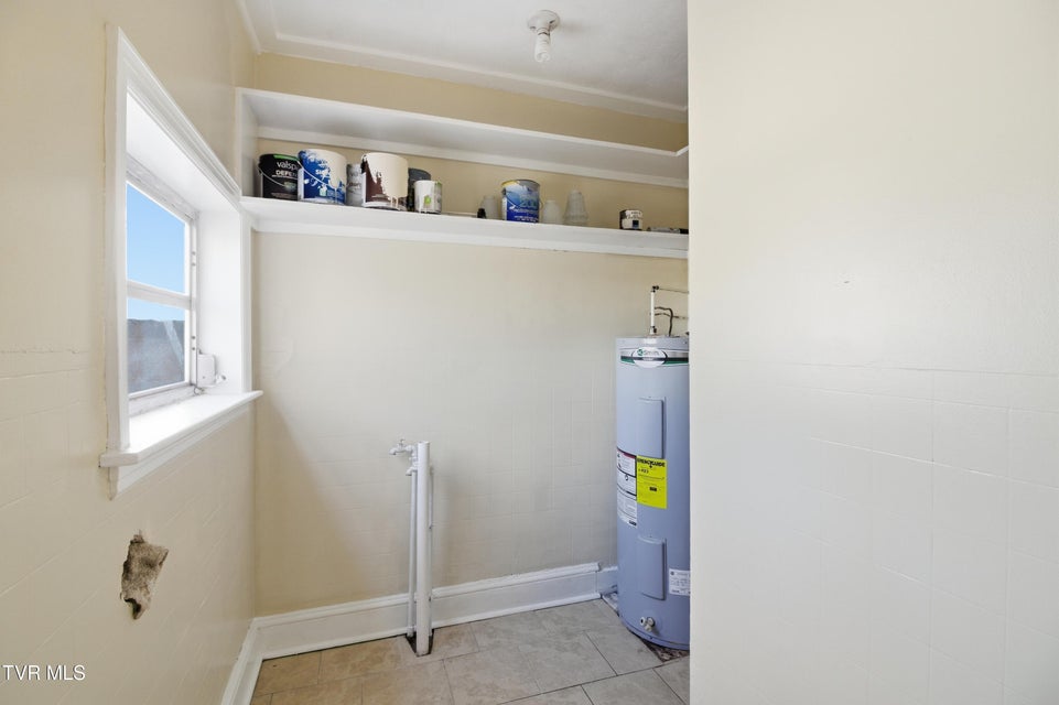 Photo #14: 1760 Jefferson Avenue