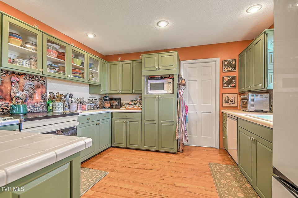 Photo #9: 70 Par Lane