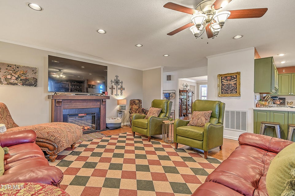 Photo #12: 70 Par Lane