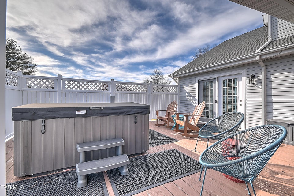 Photo #24: 70 Par Lane