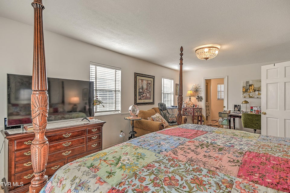 Photo #29: 70 Par Lane