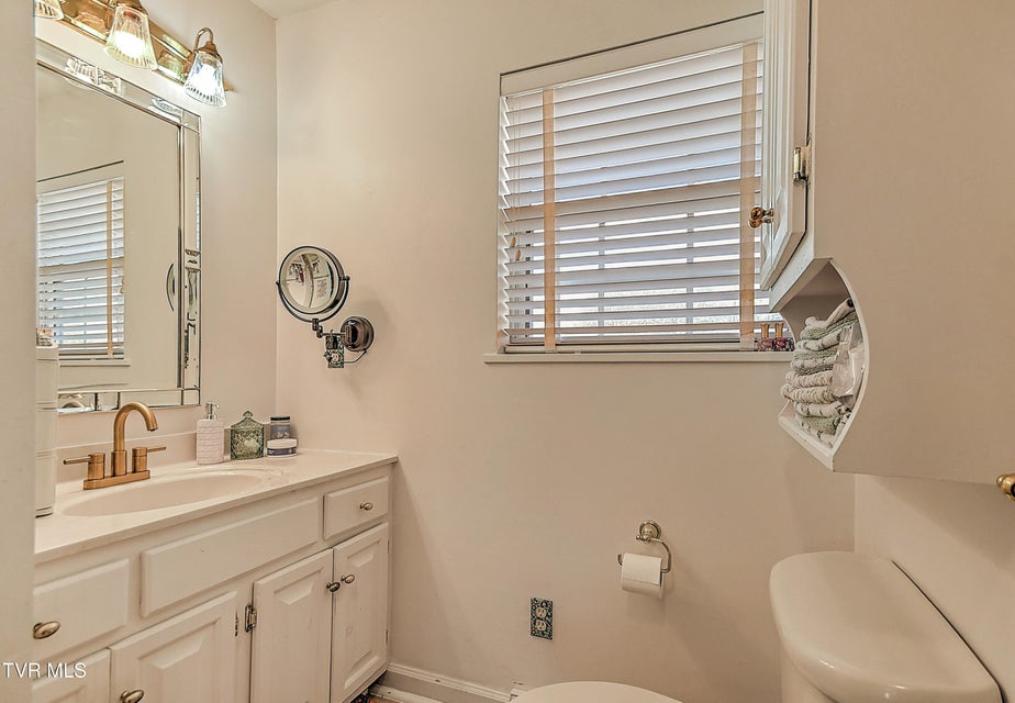 Photo #30: 70 Par Lane