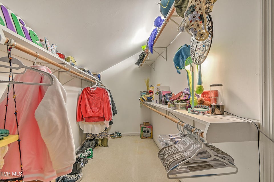 Photo #34: 70 Par Lane