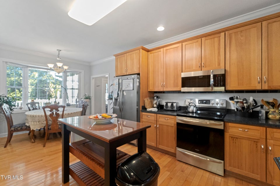 Photo #10: 14 Ridgefield Court