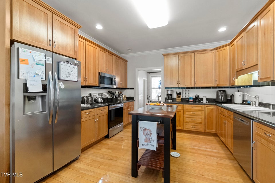 Photo #11: 14 Ridgefield Court