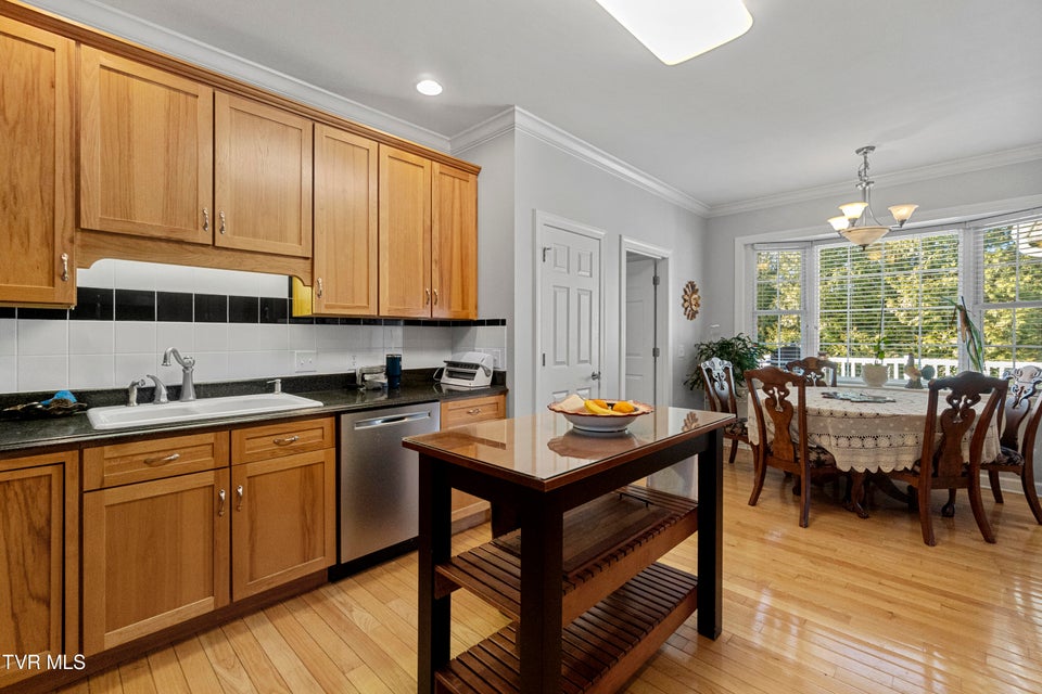 Photo #13: 14 Ridgefield Court