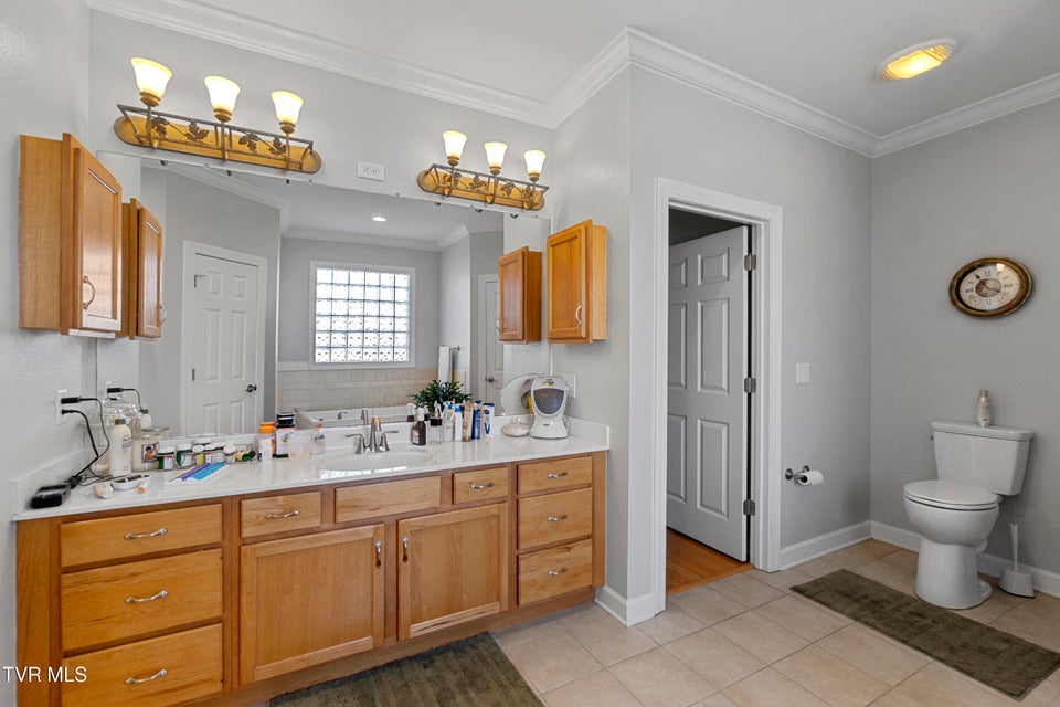 Photo #26: 14 Ridgefield Court