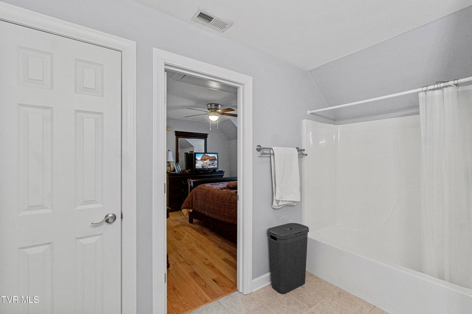 Photo #27: 14 Ridgefield Court