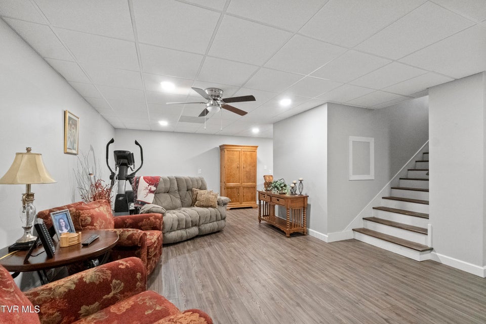 Photo #40: 14 Ridgefield Court