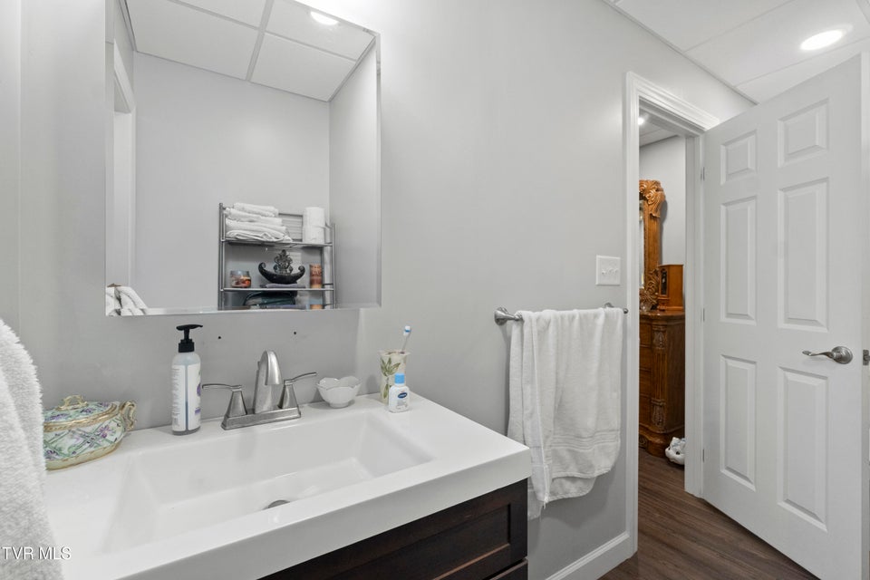 Photo #48: 14 Ridgefield Court