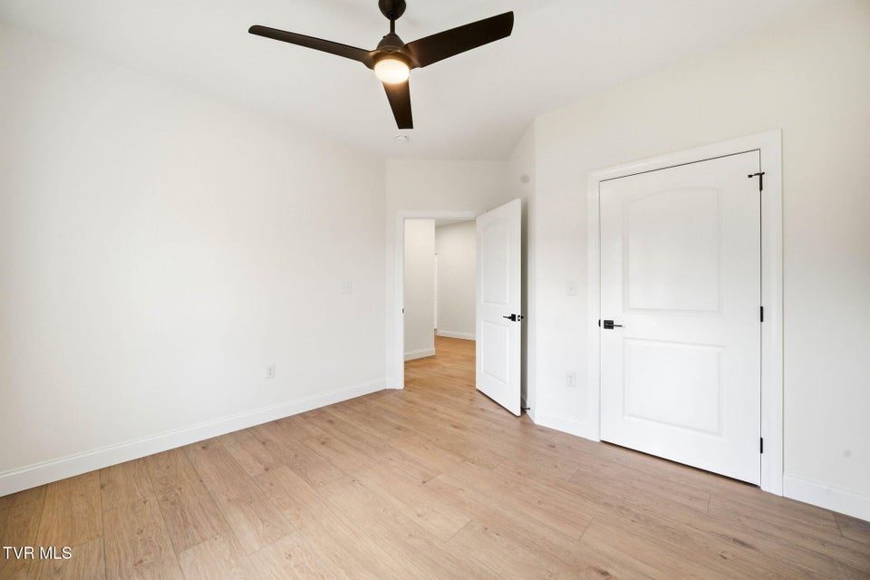 Photo #17: 112 Tall Oaks Court