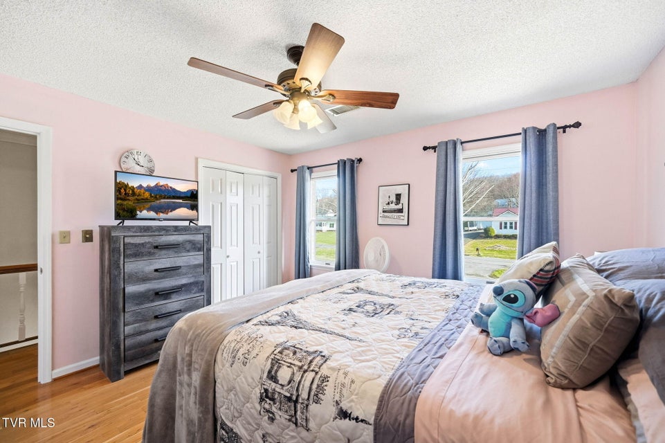 Photo #33: 340 Lewis Lane