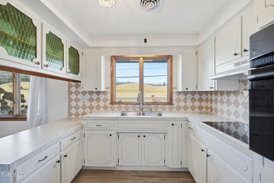 Photo #11: 6212 Hurricane Road