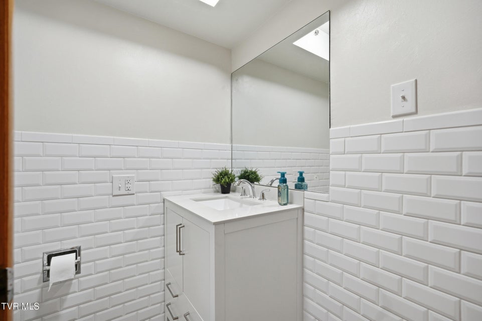 Photo #16: 6212 Hurricane Road