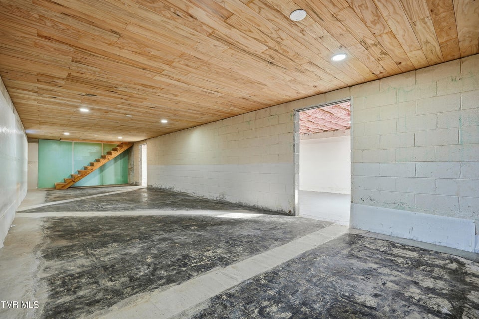 Photo #26: 6212 Hurricane Road