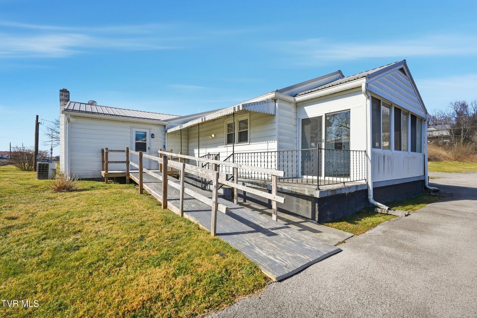 Photo #10: 16112 Wyndale Road