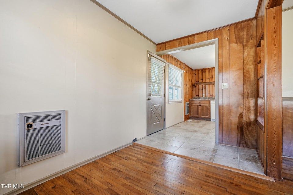 Photo #9: 16112 Wyndale Road