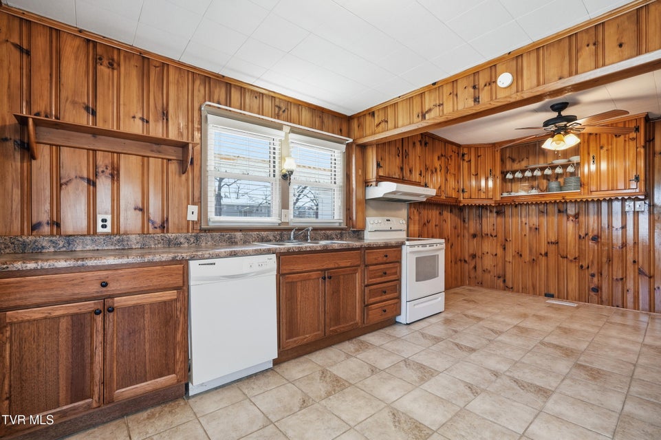 Photo #5: 16112 Wyndale Road