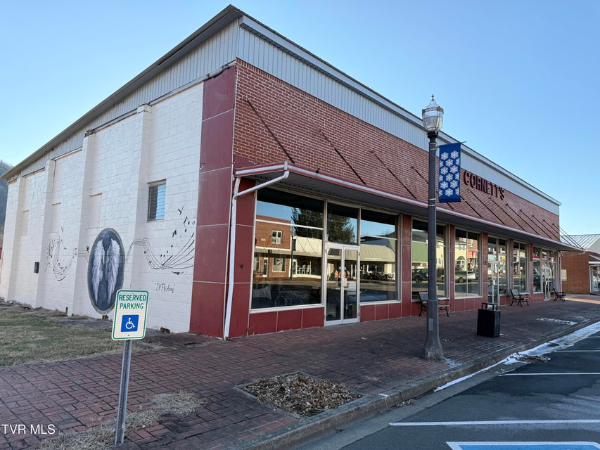 Photo #9: 119 Main Street