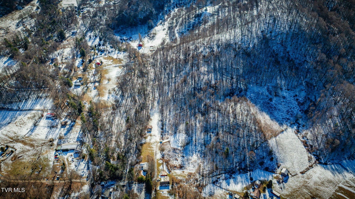 Photo #11: 140 Doe Lane