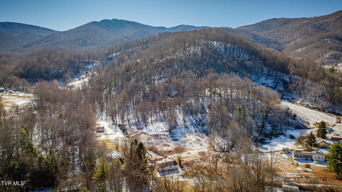 Photo #19: 140 Doe Lane