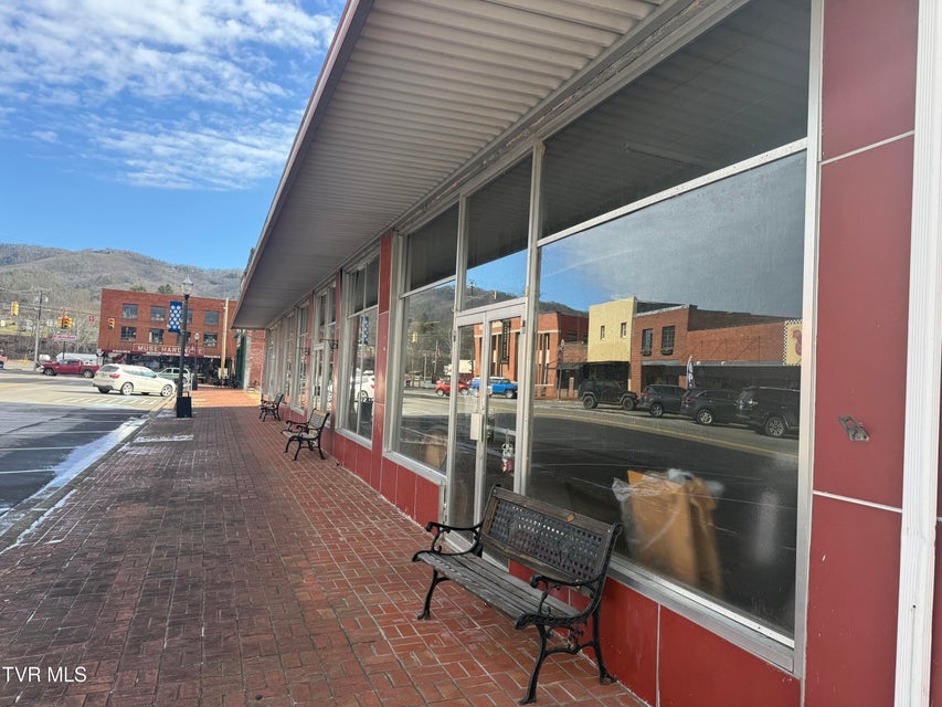 Photo #4: 119 Main Street