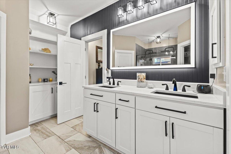 Photo #28: 994 Boones Creek Road