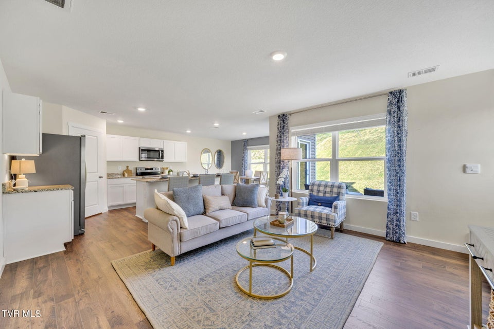 Photo #2: 1175 Aspen Terrace 