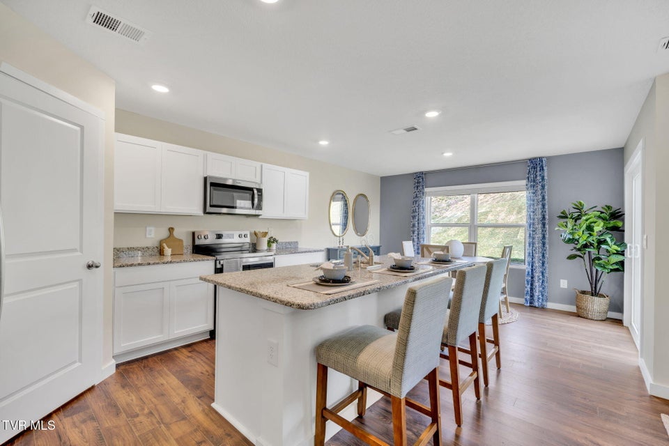 Photo #3: 1175 Aspen Terrace 