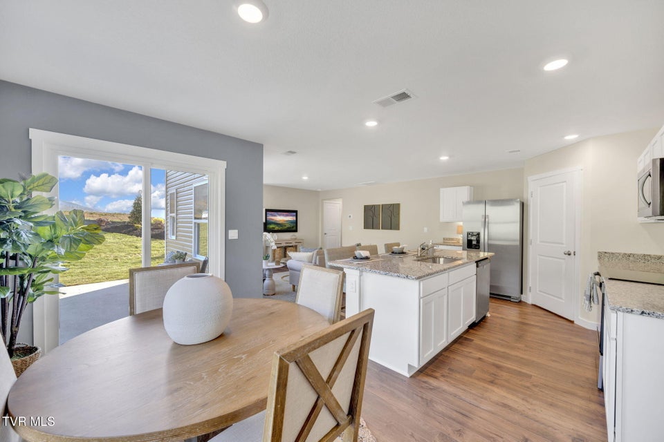 Photo #6: 1175 Aspen Terrace 