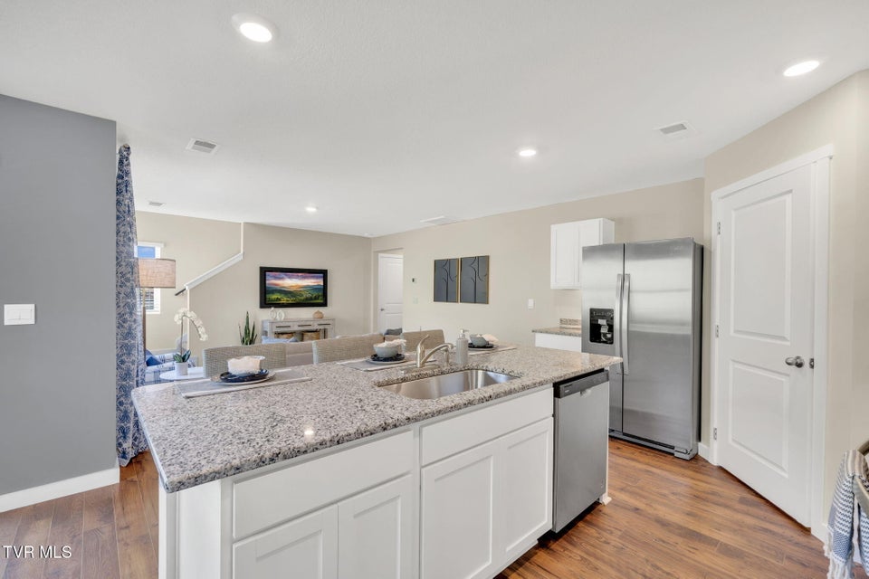 Photo #5: 1175 Aspen Terrace 