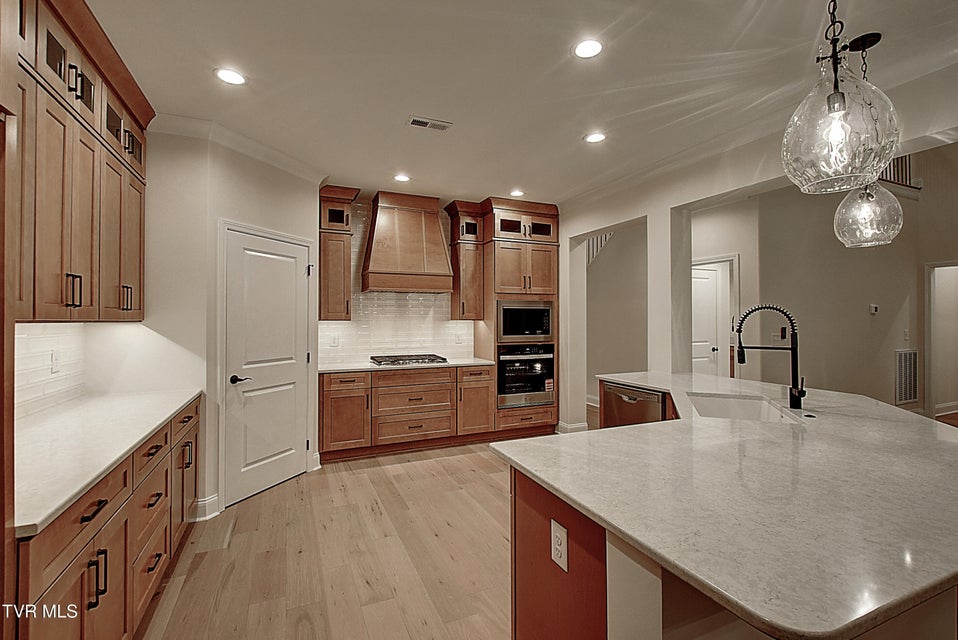 Photo #10: 3 Morning Glory Terrace