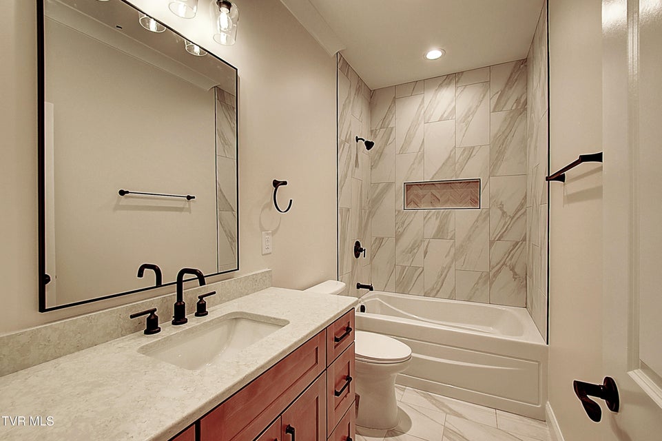 Photo #19: 3 Morning Glory Terrace