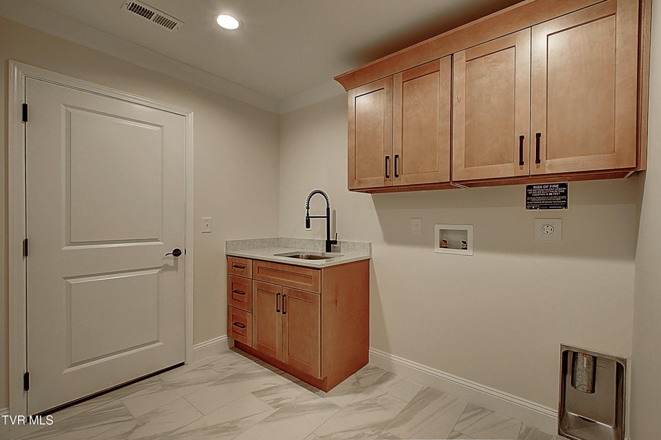 Photo #20: 3 Morning Glory Terrace