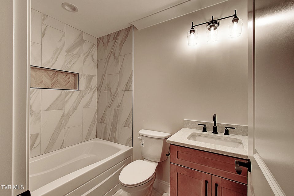 Photo #23: 3 Morning Glory Terrace