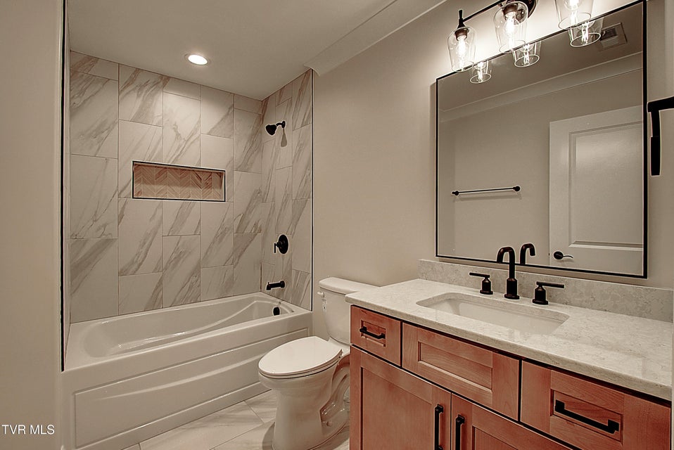 Photo #26: 3 Morning Glory Terrace