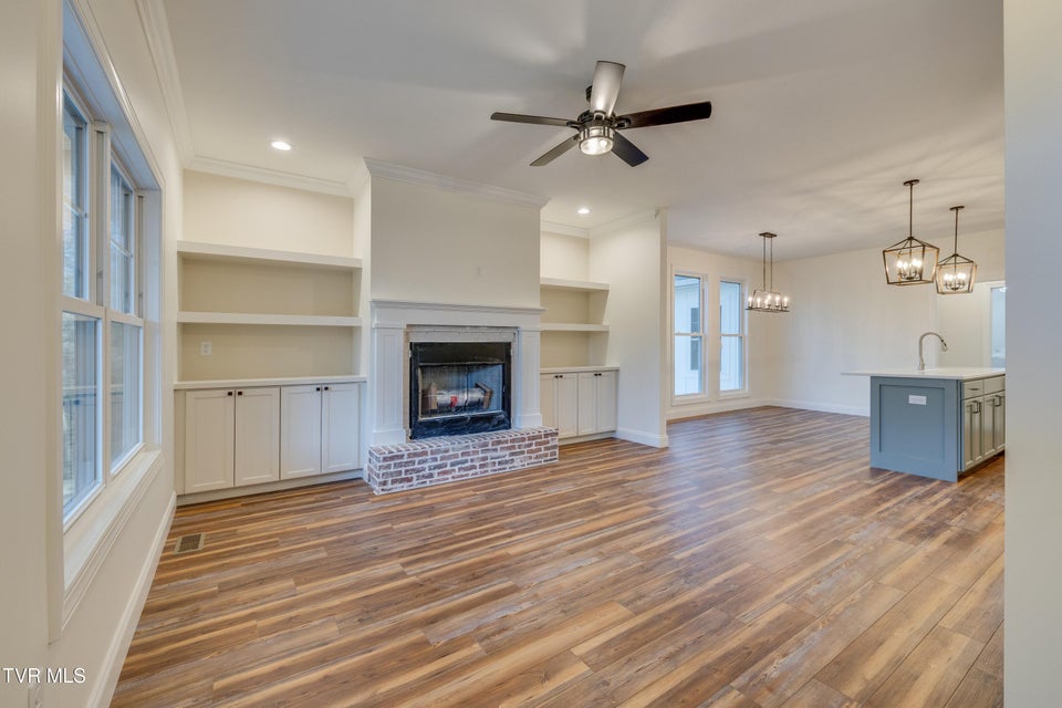 Photo #14: 50 Emperor Lane