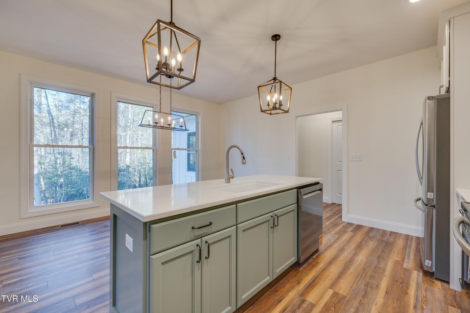 Photo #18: 50 Emperor Lane