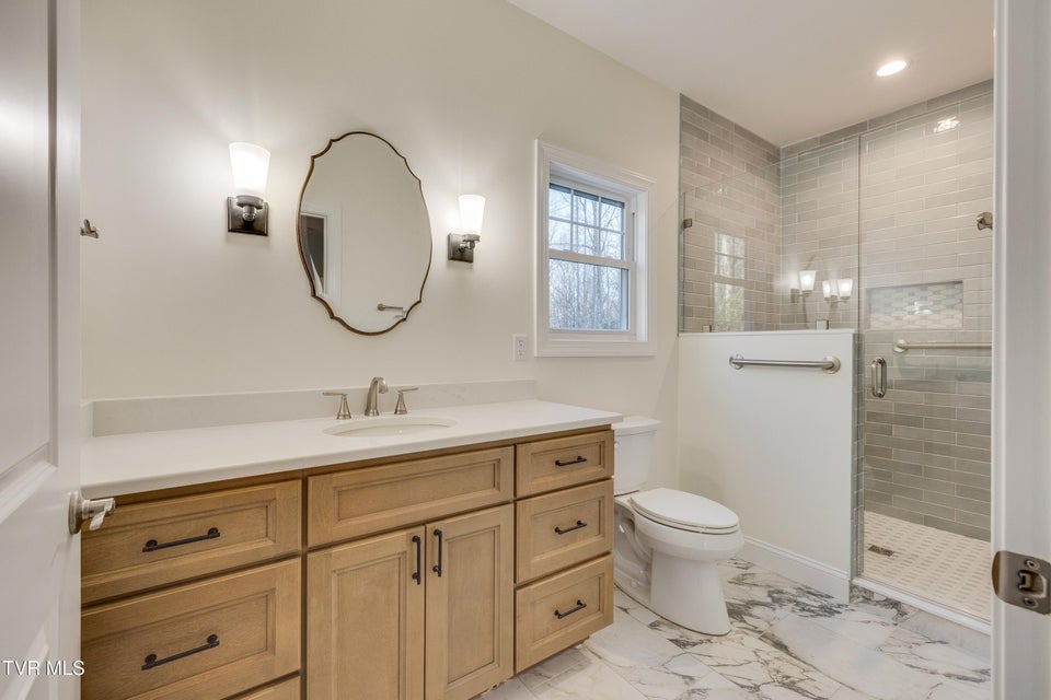 Photo #21: 50 Emperor Lane