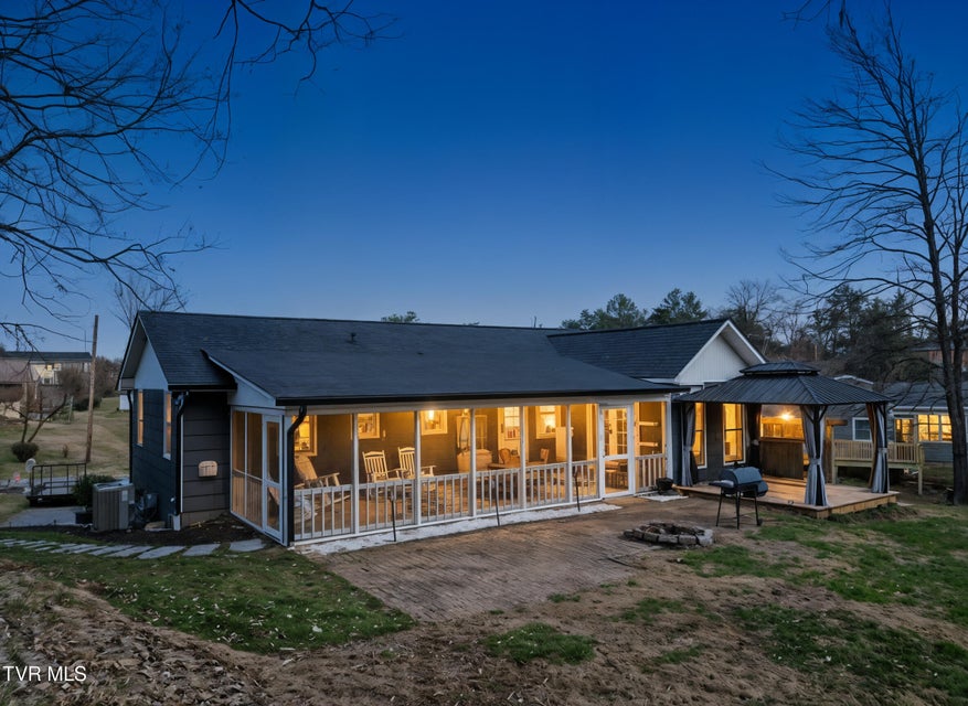 Photo #2: 220 Susong Lane